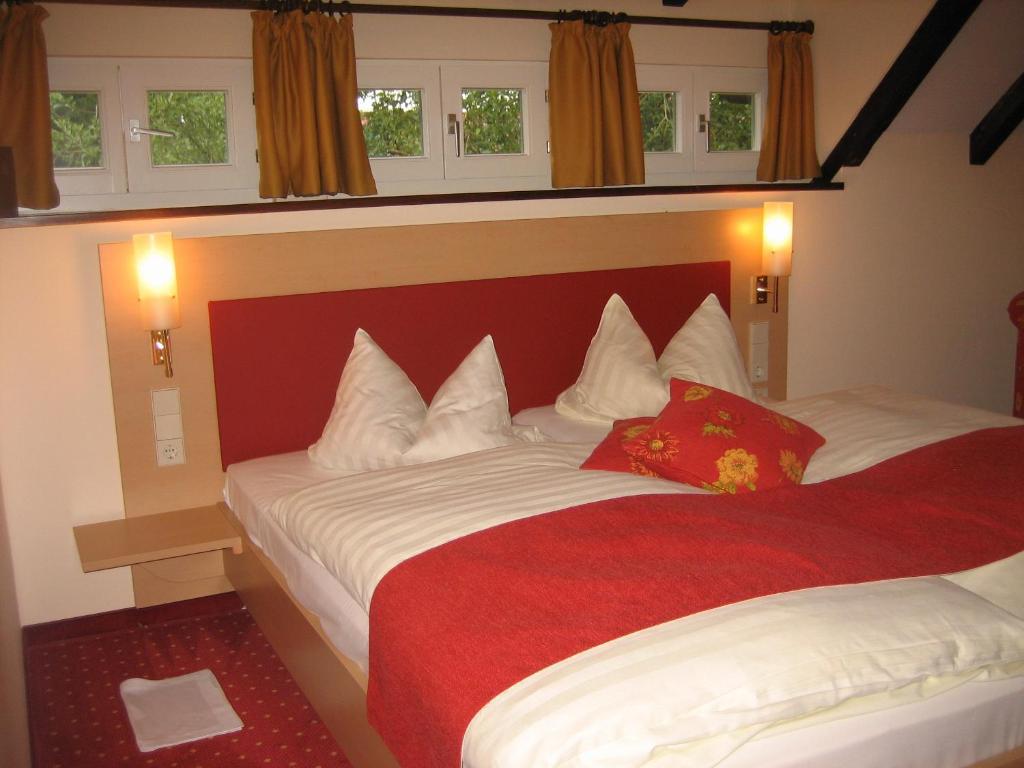 Hotel Hirschen Glottertal Zimmer foto